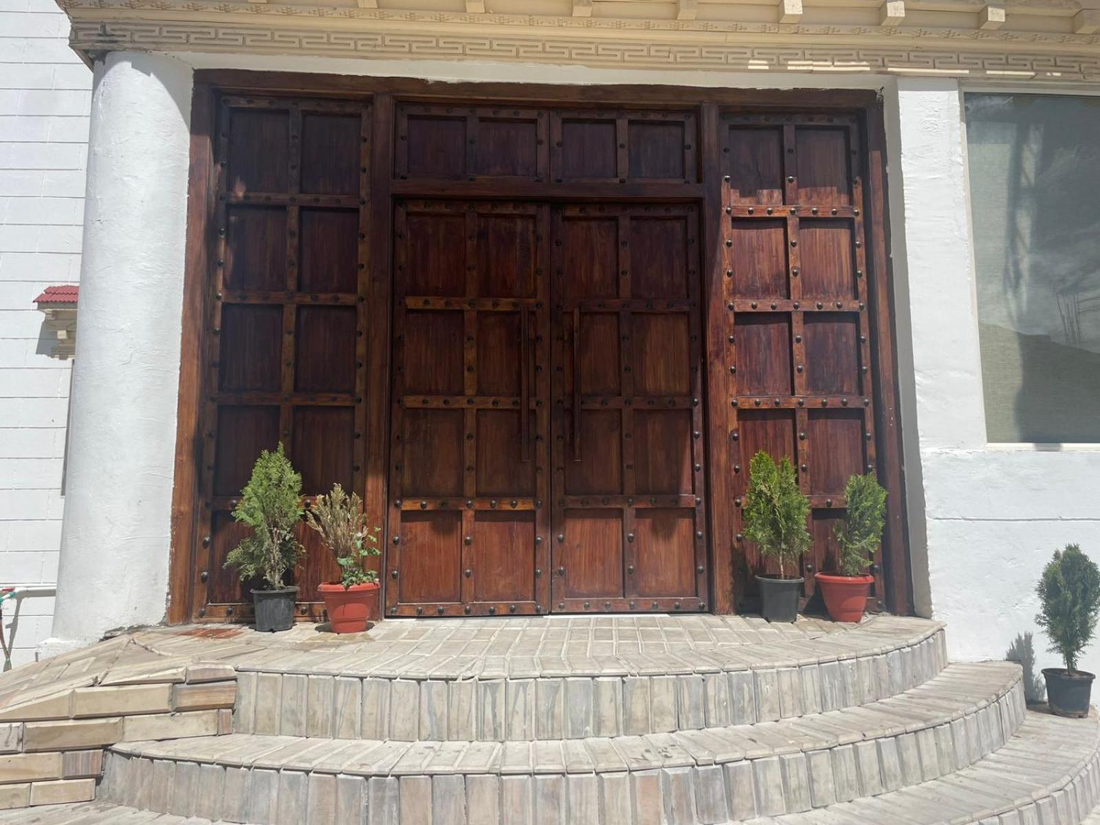 Hotel El Castello Лех Екстериор снимка